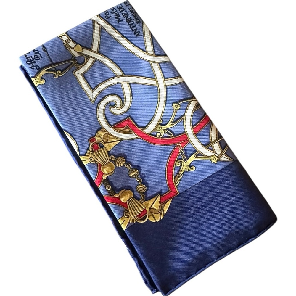 Hermès Classic Blue 100% Silk Bandana Scarf 17x17 “L’Instrvction Dv Roy” CLEAN - Picture 7 of 9